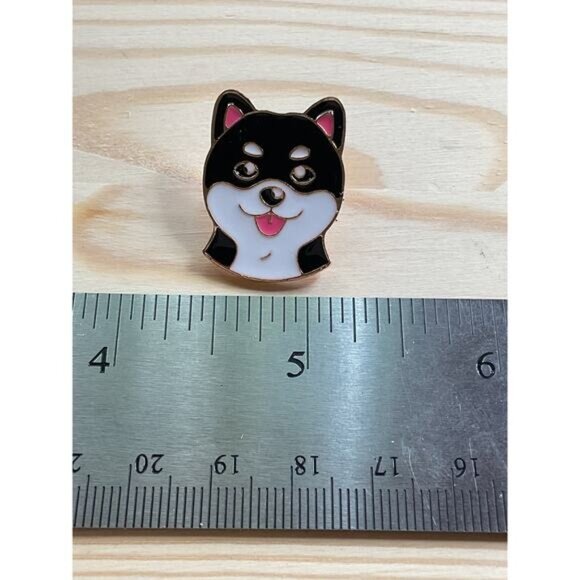 Husky Dog Enamel Pin Badge With Gold-Tone Backing & Secure Clasp - Picture 2 of 3